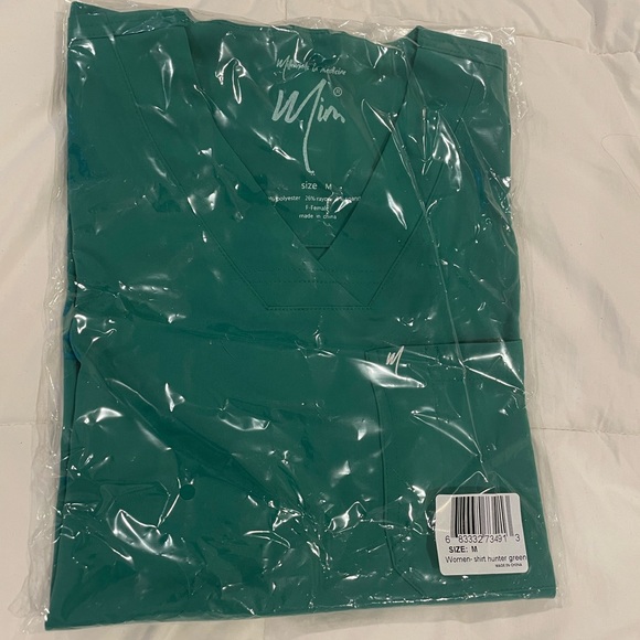 Mims Scrubs Hunter Green Scrub Top - Picture 3 of 5